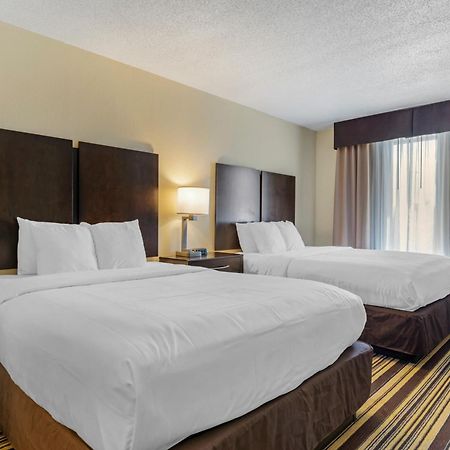 Comfort Inn & Suites Triadelphia Zewnętrze zdjęcie