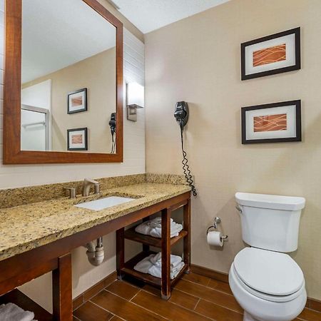 Comfort Inn & Suites Triadelphia Zewnętrze zdjęcie