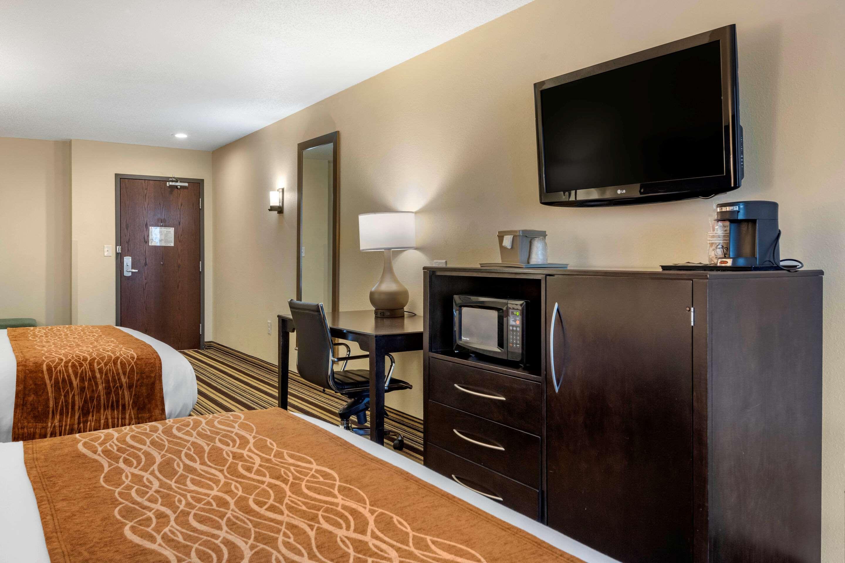Comfort Inn & Suites Triadelphia Zewnętrze zdjęcie