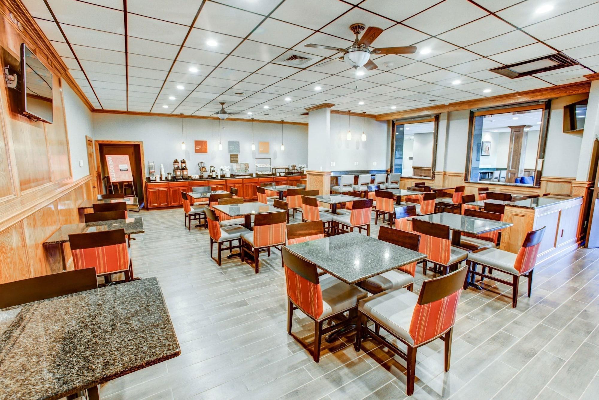 Comfort Inn & Suites Triadelphia Zewnętrze zdjęcie