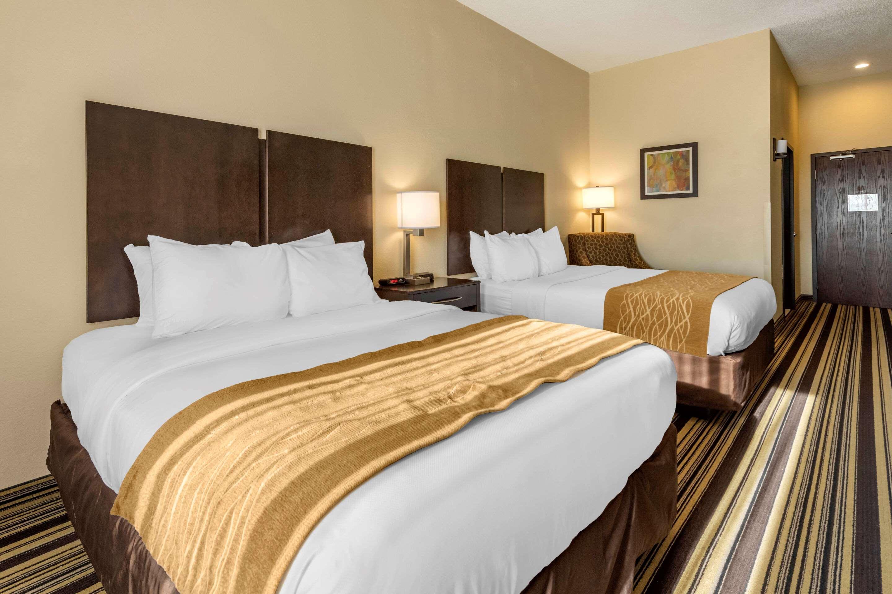 Comfort Inn & Suites Triadelphia Zewnętrze zdjęcie