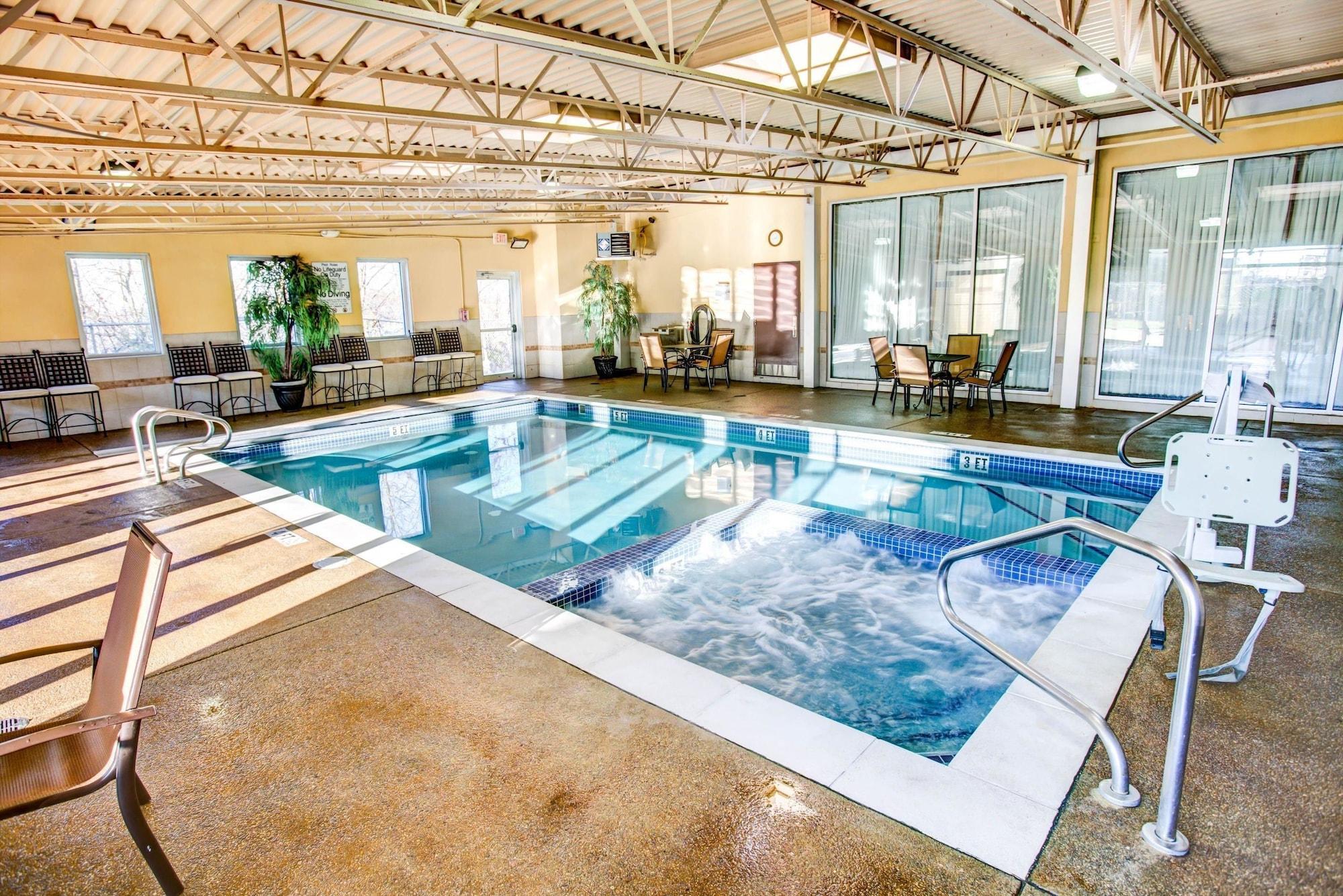 Comfort Inn & Suites Triadelphia Zewnętrze zdjęcie