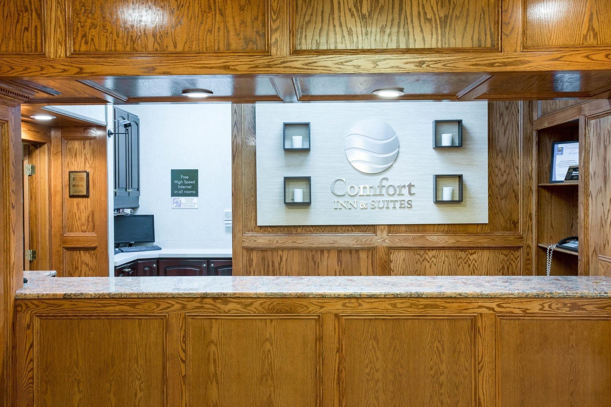 Comfort Inn & Suites Triadelphia Zewnętrze zdjęcie