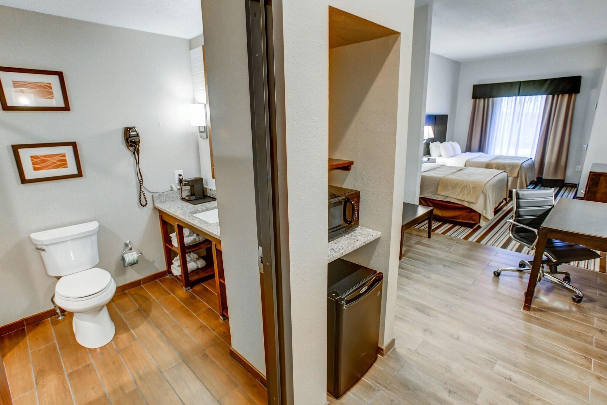 Comfort Inn & Suites Triadelphia Zewnętrze zdjęcie