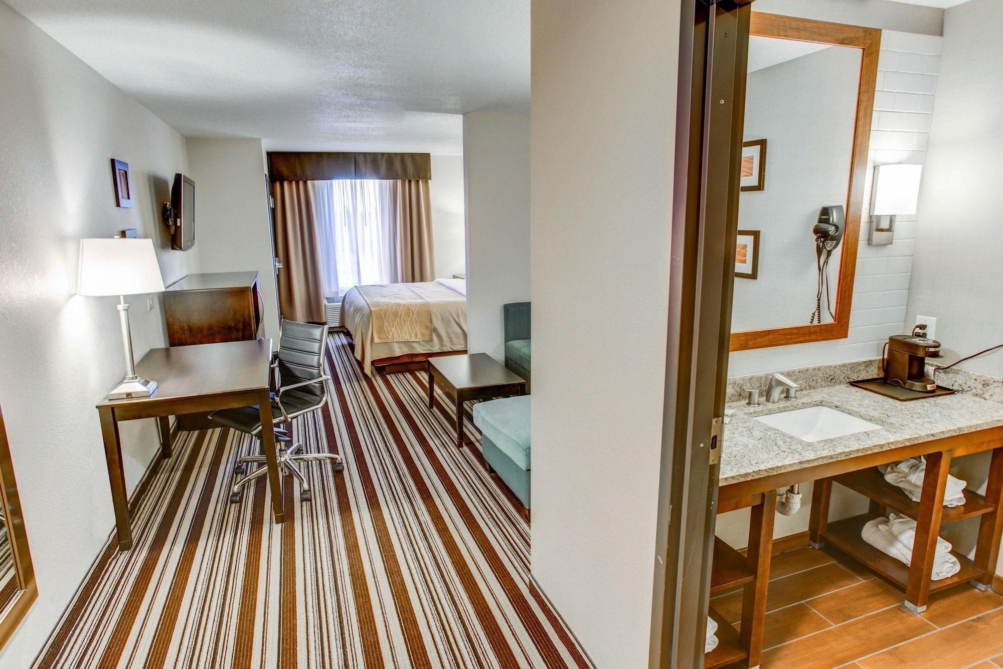 Comfort Inn & Suites Triadelphia Zewnętrze zdjęcie
