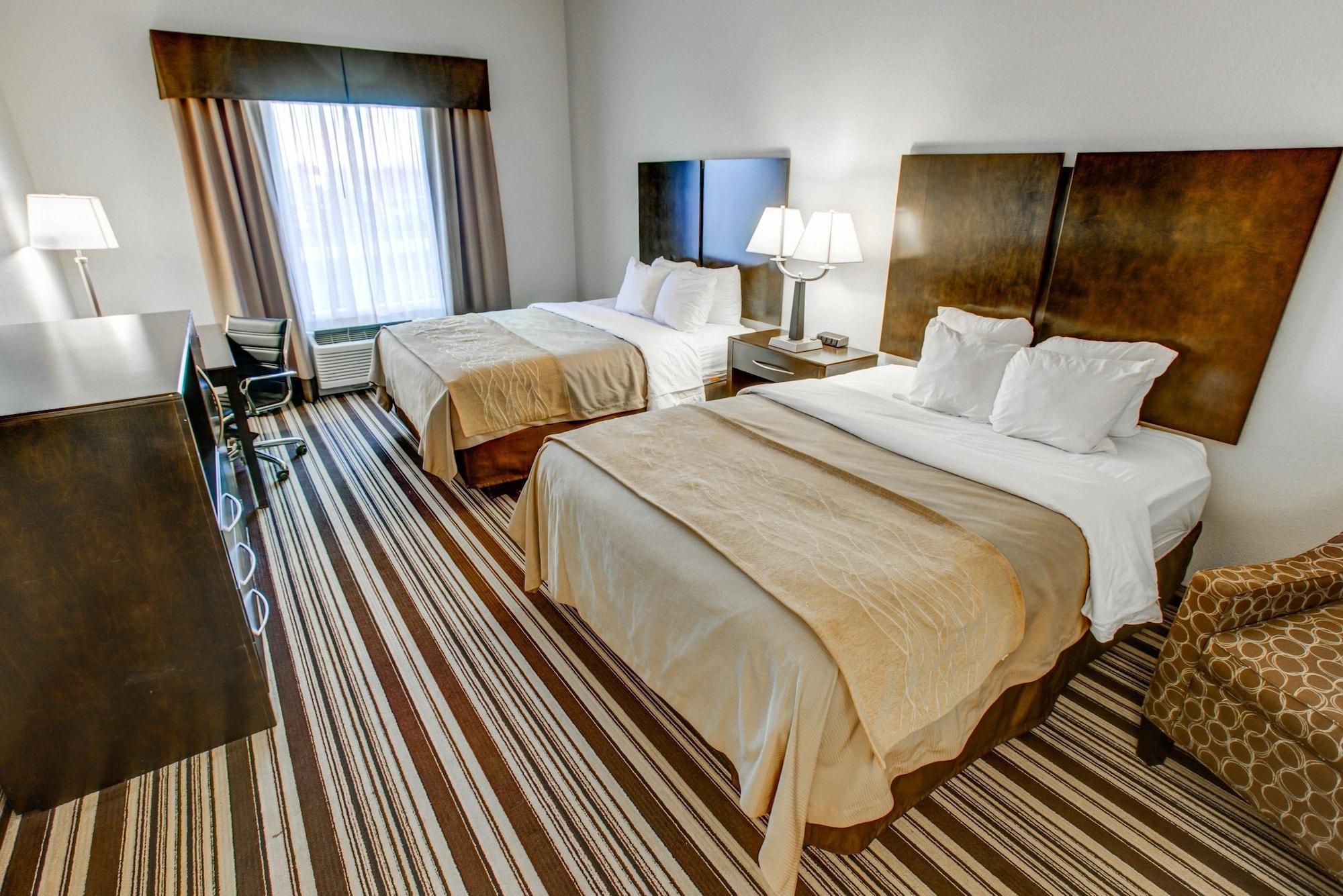 Comfort Inn & Suites Triadelphia Zewnętrze zdjęcie