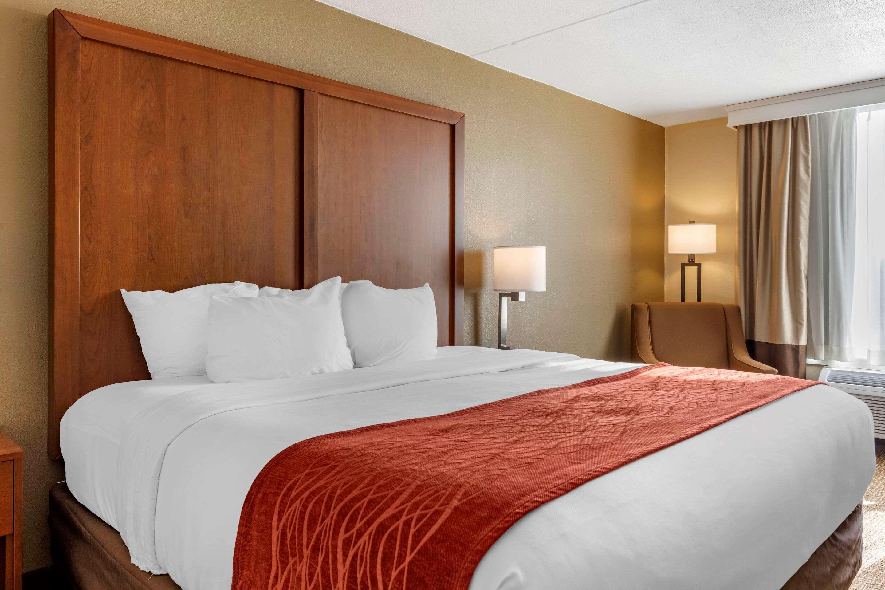 Comfort Inn & Suites Triadelphia Zewnętrze zdjęcie