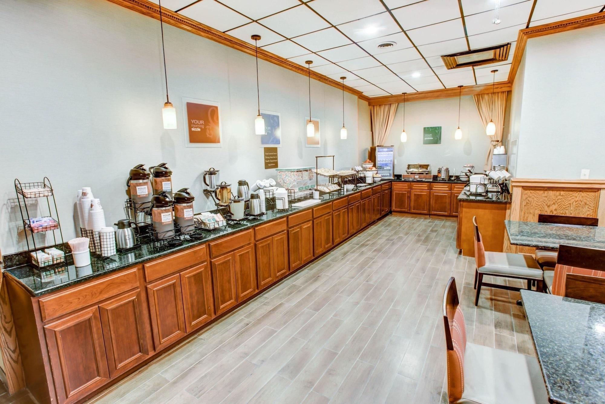 Comfort Inn & Suites Triadelphia Zewnętrze zdjęcie
