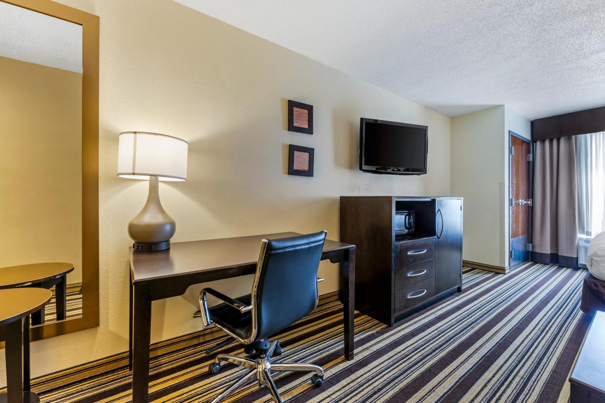 Comfort Inn & Suites Triadelphia Zewnętrze zdjęcie